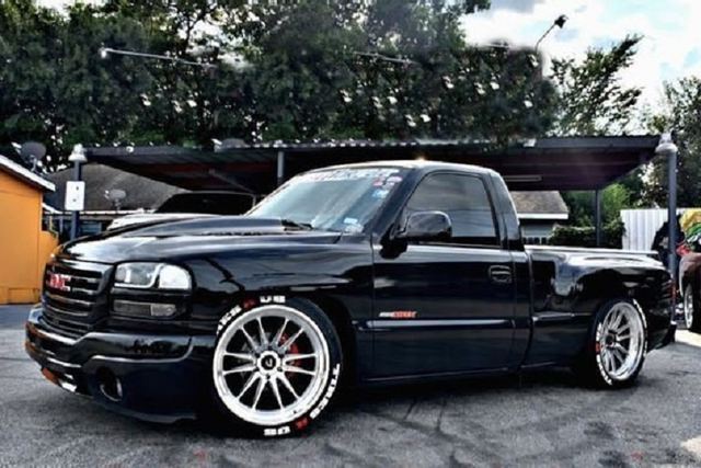 Những bản độ xe bán tải quá đà trở nên lố bịch - Hình 2 Nhung ban do xe ban tai qua da tro nen lo bich-Hinh-2