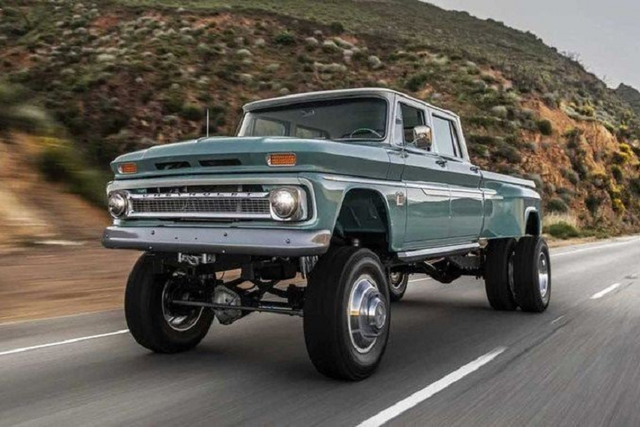 Những bản độ xe bán tải quá đà trở nên lố bịch Nhung ban do xe ban tai qua da tro nen lo bich