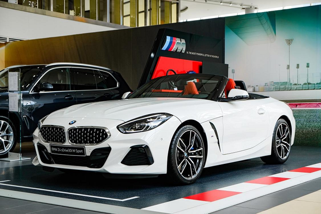Ngam BMW Z4 2021 chinh hang, hon 3,3 ty tai Viet Nam