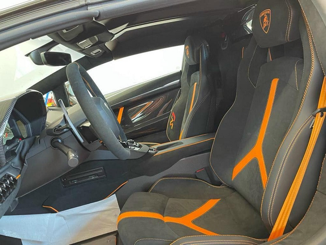 Siêu xe Lamborghini Aventador SVJ Roadster không dưới 28 tỷ về Việt Nam? - Hình 2 Sieu xe Lamborghini Aventador SVJ Roadster khong duoi 28 ty ve Viet Nam?-Hinh-2