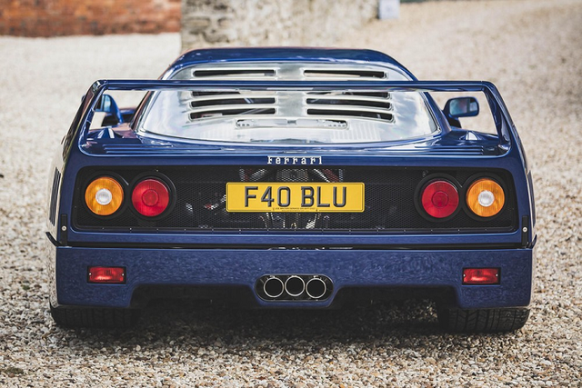 Siêu xe Ferrari F40 nổi tiếng nhất Anh quốc có giá kỷ lục 31,9 tỷ đồng - Hình 2 Sieu xe Ferrari F40 noi tieng nhat Anh quoc co gia ky luc 31,9 ty dong-Hinh-2
