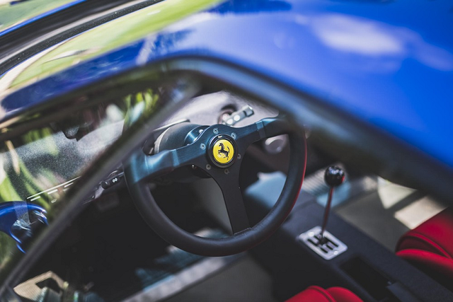 Siêu xe Ferrari F40 nổi tiếng nhất Anh quốc có giá kỷ lục 31,9 tỷ đồng - Hình 3 Sieu xe Ferrari F40 noi tieng nhat Anh quoc co gia ky luc 31,9 ty dong-Hinh-3