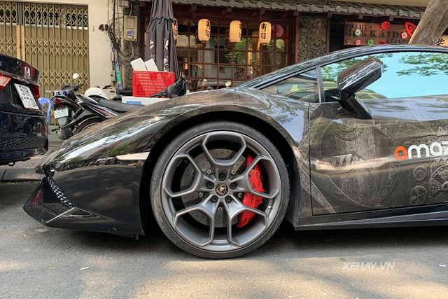 Lamborghini Huracan với khoác hoa văn độc nhất Sài Gòn - Hình 3 Lamborghini Huracan voi khoac hoa van doc nhat Sai Gon-Hinh-3