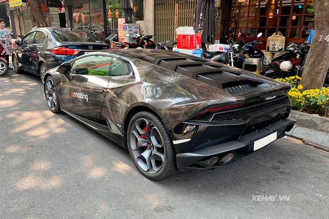 Lamborghini Huracan với khoác hoa văn độc nhất Sài Gòn - Hình 7 Lamborghini Huracan voi khoac hoa van doc nhat Sai Gon-Hinh-7
