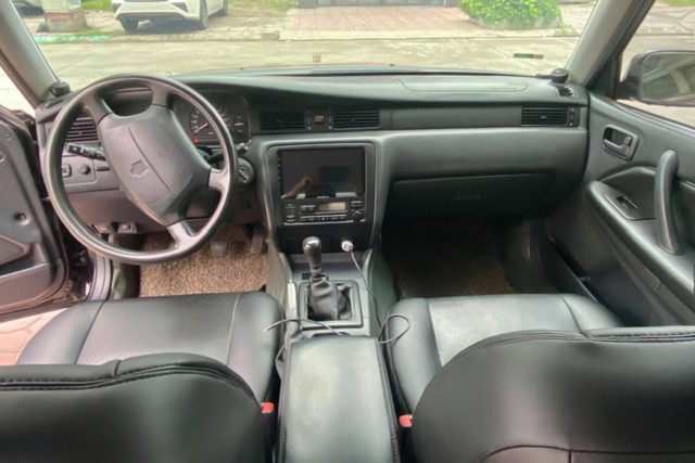 Toyota Crown thap nien 90 bien ngu quy gan 800 trieu o Quang Ninh-Hinh-5