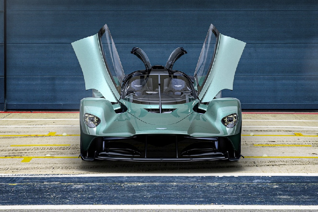 Ngắm siêu xe Valkyrie Spider mui trần nhanh nhất của Aston Martin Ngam sieu xe Valkyrie Spider mui tran nhanh nhat cua Aston Martin