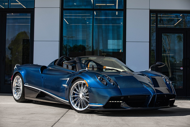 Pagani Huayra Roadster thay carbon màu độc giá gần 55 tỷ đồng Pagani Huayra Roadster thay carbon mau doc gia gan 55 ty dong