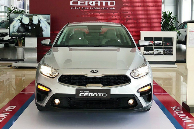 Kia Cerato được giảm giá còn ngang xe hạng B Kia Cerato duoc giam gia con ngang xe hang B