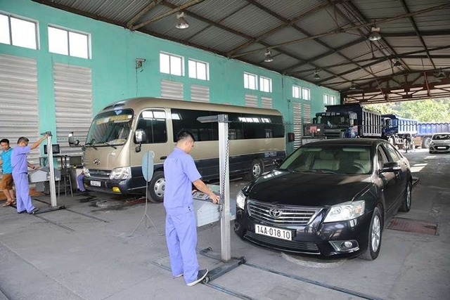 Năm 2021, ô tô quá hạn đăng kiểm bị phạt bao nhiêu? - Hình 3 Nam 2021, o to qua han dang kiem bi phat bao nhieu?-Hinh-3