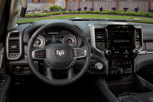 Ram 1500 Limited 2022 bản kỷ niệm 10 năm giá hơn 1,37 tỷ đồng - Hình 5 Ram 1500 Limited 2022 ban ky niem 10 nam gia hon 1,37 ty dong-Hinh-5