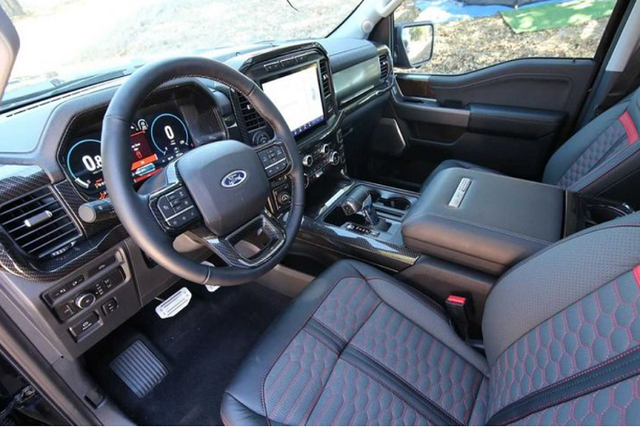 Bán tải Shelby F-150 Super Snake 2021 có giá hơn 2,5 tỷ đồng - Hình 3 Ban tai Shelby F-150 Super Snake 2021 co gia hon 2,5 ty dong-Hinh-3