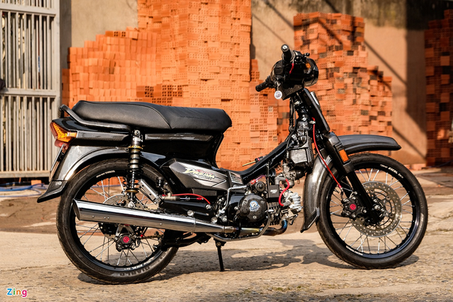 Honda Dream huyền thoại được dân chơi Sài Gòn chi hơn 100 triệu độ lại - Hình 2 Honda Dream huyen thoai duoc dan choi Sai Gon chi hon 100 trieu do lai-Hinh-2