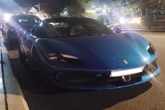 Đại gia Việt lái Ferrari 296 GTS hơn 23 tỷ ở Vũng Tàu - Hình 2 Dai gia Viet lai Ferrari 296 GTS hon 23 ty o Vung Tau-Hinh-2
