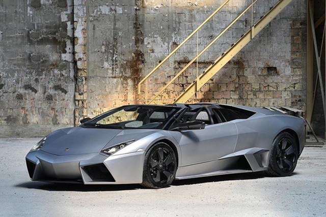 Cận cảnh Lamborghini Reventon Roadster đặc biệt của Hoàng tử Malaysia - Hình 5 Can canh Lamborghini Reventon Roadster dac biet cua Hoang tu Malaysia-Hinh-5