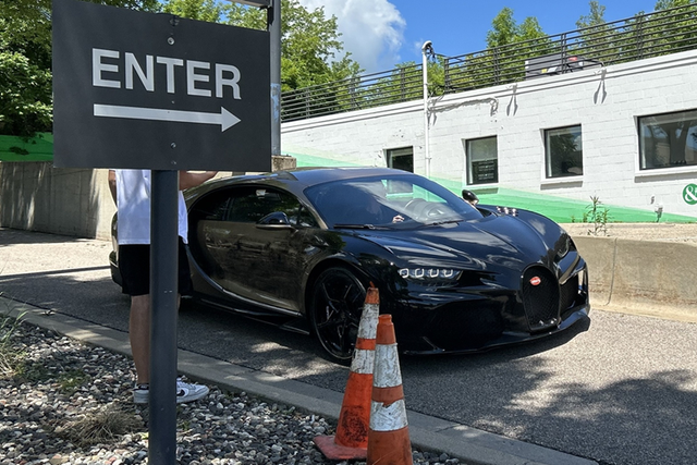 Canh sat tich thu Bugatti Chiron hon 3 trieu USD vi chay qua toc do va cai ket-Hinh-4