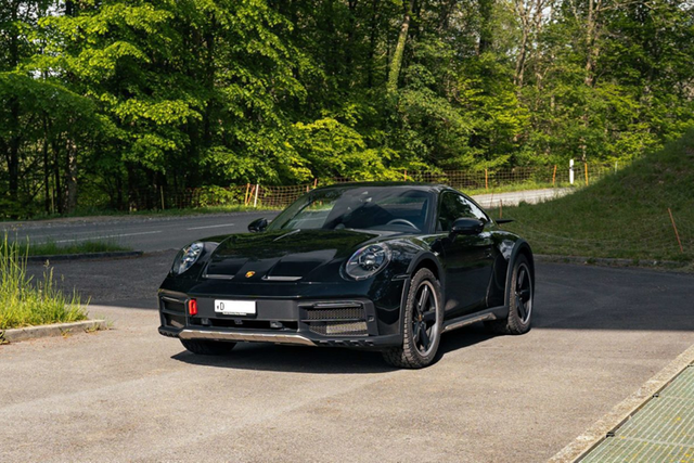 Mê mẩn Porsche 911 Dakar màu lạ hơn 16 tỷ tại Việt Nam - Hình 4 Me man Porsche 911 Dakar mau la hon 16 ty tai Viet Nam-Hinh-4