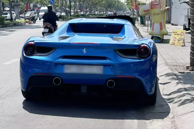 Dai gia Viet cho tai xuat Ferrari 488 Spider sau nhieu nam o an
