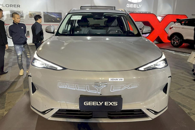 Ra mat xe dien Geely EX5 tai Viet Nam-Hinh-2