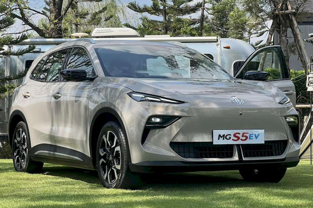Crossover điện MG S5 EV chạy 550 km/lần sạc sắp ra mắt Crossover dien MG S5 EV chay 550 km/lan sac sap ra mat
