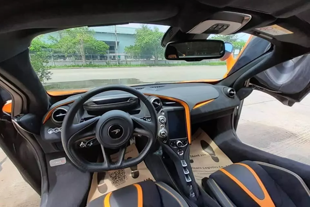 Đại gia Vũng Tàu khoe McLaren 720S Spider trong dàn xe 200 tỷ - Hình 6 Dai gia Vung Tau khoe McLaren 720S Spider trong dan xe 200 ty-Hinh-6
