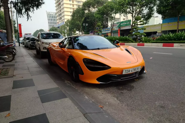 Đại gia Vũng Tàu khoe McLaren 720S Spider trong dàn xe 200 tỷ Dai gia Vung Tau khoe McLaren 720S Spider trong dan xe 200 ty