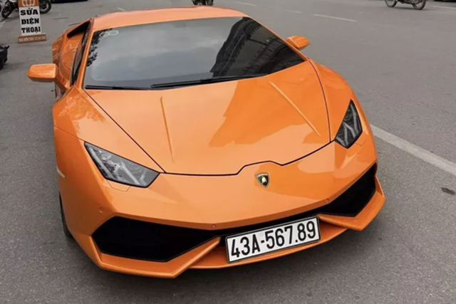 Đại gia Hà Nội tậu Lamborghini Huracan biển sảnh rồng Đà Nẵng Dai gia Ha Noi tau Lamborghini Huracan bien sanh rong Da Nang