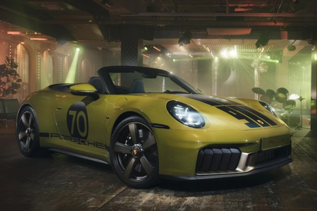 Ngam sieu xe Porsche 911 Spirit 70 dam chat hoai co
