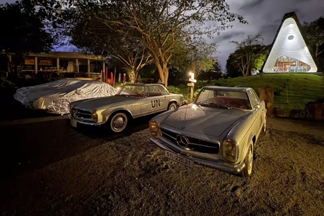 Đại gia Đặng Lê Nguyên Vũ sở hữu Mercedes-Benz 250SL siêu độc - Hình 2 Dai gia Dang Le Nguyen Vu so huu Mercedes-Benz 250SL sieu doc-Hinh-2