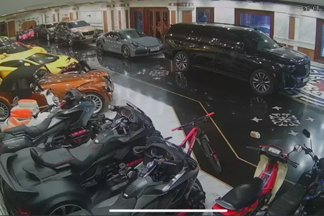 Ngắm dàn siêu xe trăm tỷ của đại gia Hoàng Kim Khánh - Hình 4 Ngam dan sieu xe tram ty cua dai gia Hoang Kim Khanh-Hinh-4