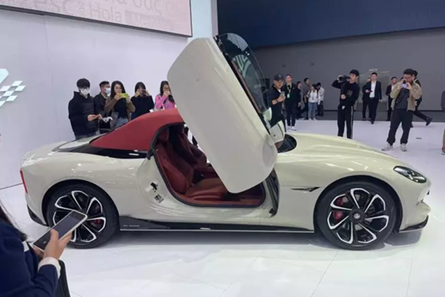 MG Cyberster điện Trung Quốc giá 3,2 tỷ đã về tay đại gia Sài Thành - Hình 9 MG Cyberster dien Trung Quoc gia 3,2 ty da ve tay dai gia Sai Thanh-Hinh-9