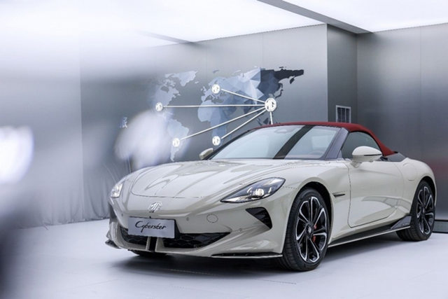 MG Cyberster điện Trung Quốc giá 3,2 tỷ đã về tay đại gia Sài Thành - Hình 4 MG Cyberster dien Trung Quoc gia 3,2 ty da ve tay dai gia Sai Thanh-Hinh-4