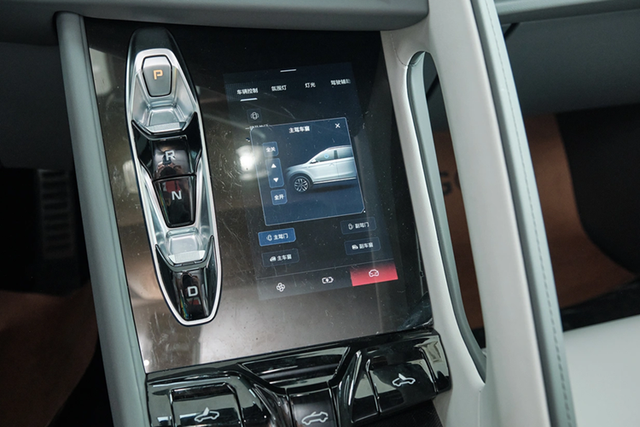 MG Cyberster điện Trung Quốc giá 3,2 tỷ đã về tay đại gia Sài Thành - Hình 8 MG Cyberster dien Trung Quoc gia 3,2 ty da ve tay dai gia Sai Thanh-Hinh-8