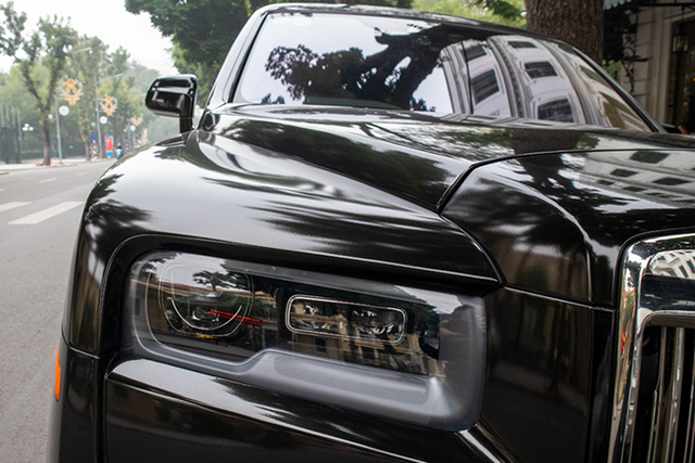 Siêu xe Rolls-Royce Cullinan Series II sắp được nhập về - Hình 6 Sieu xe Rolls-Royce Cullinan Series II sap duoc nhap ve-Hinh-6