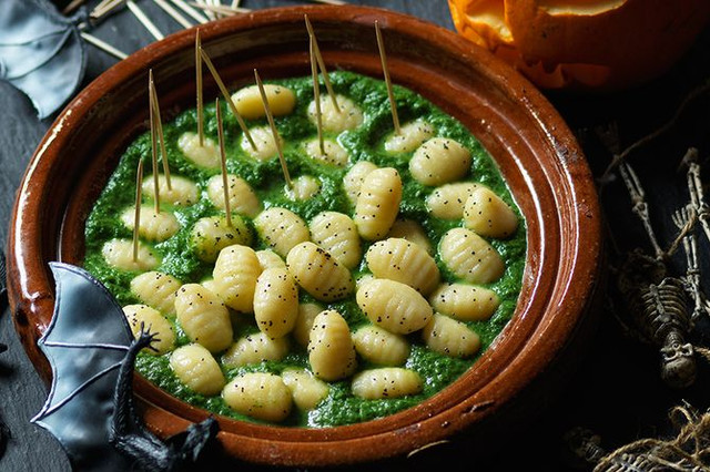 8 món ăn đặc sản kinh dị nhất thế giới, không phải ai cũng dám thử - Hình 2 8 mon an dac san kinh di nhat the gioi, khong phai ai cung dam thu-Hinh-2