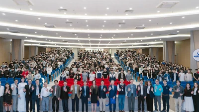 Sinh viên Việt và “cuộc hẹn” đặc biệt với những trí tuệ kiệt xuất thế giới tại VinFuture 2025