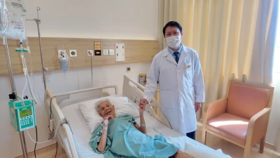Bệnh nhân 88 tuổi ung thư dạ dày giai đoạn muộn hồi phục ngoạn mục 