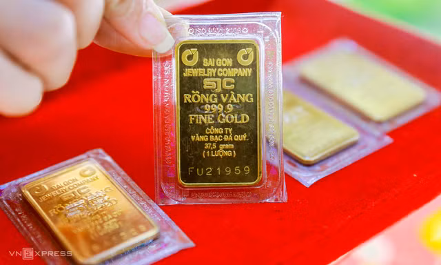 Gia vang hom nay: Tang vot phien cuoi tuan