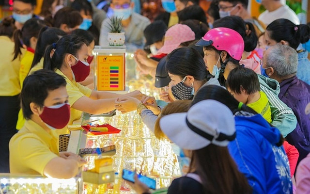 Gia vang hom nay: Bat ngo tang manh