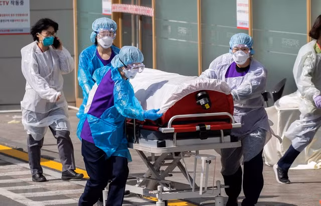 Viet Nam da co 48.256 nguoi duoc tiem vaccine COVID-19