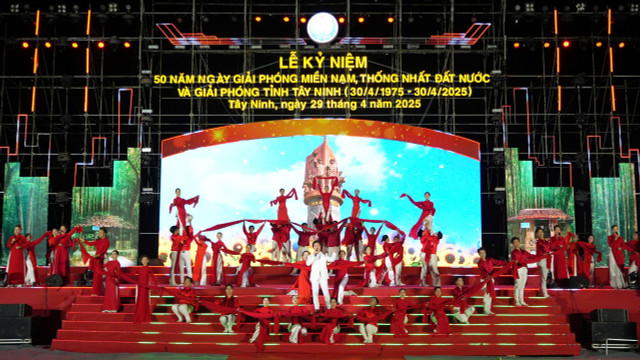 Tây Ninh kỷ niệm 50 năm Ngày Giải phóng miền Nam - Hình 8 Tay Ninh ky niem 50 nam Ngay Giai phong mien Nam-Hinh-8