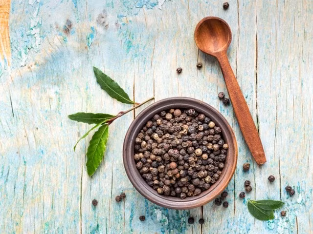 Gia ca phe hom nay 12/1: Tiep tuc giam do dich COVID-19