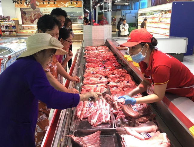 Giá heo hơi hôm nay: Giảm 1.000 - 2.000 đồng/kg - Hình 4 Gia heo hoi hom nay: Giam 1.000 - 2.000 dong/kg-Hinh-4