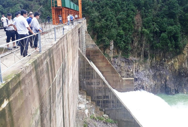 Kiến nghị thu hồi giấy phép đối với thủy điện tích ‘bom nước’ lúc bão Kien nghi thu hoi giay phep doi voi thuy dien tich ‘bom nuoc’ luc bao