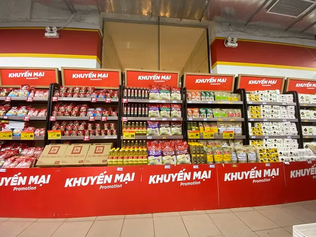 WinMart/WinMart+ mo moi hon 300 diem ban, phat trien nhan hang rieng nham binh on gia-Hinh-3