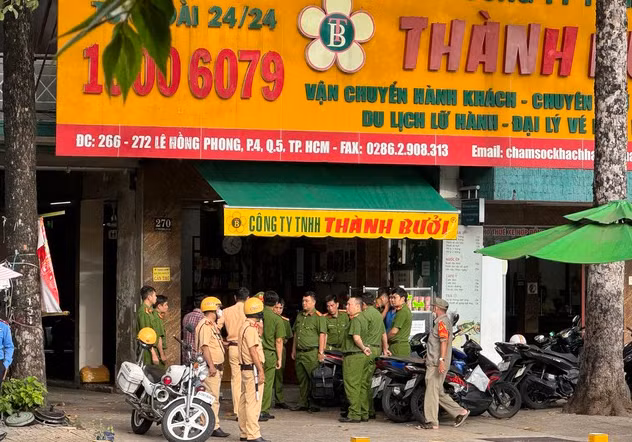 Hinh anh cong an dong loat kiem tra cac co so Cong ty Thanh Buoi-Hinh-2