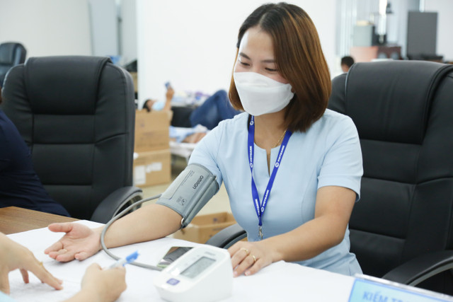 VietBank tổ chức ngày hội hiến máu nhân đạo 2022 - Hình 3 VietBank to chuc ngay hoi hien mau nhan dao 2022-Hinh-3