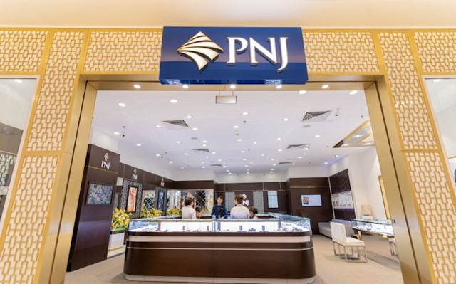 Phó Chủ tịch PNJ chi hơn 387 tỷ đồng mua 4 triệu cổ phiếu Pho Chu tich PNJ chi hon 387 ty dong mua 4 trieu co phieu