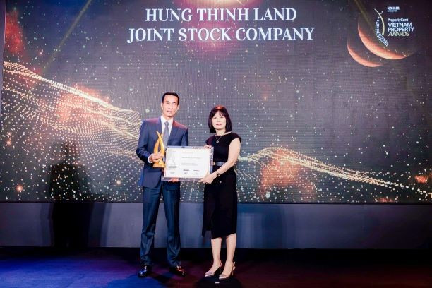 Hung Thinh Land lap cu dup trong dem trao giai PropertyGuru Vietnam Property Awards 2021-Hinh-2