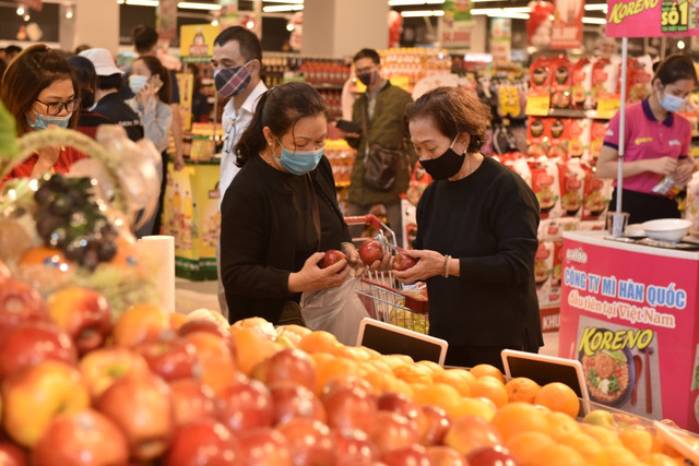 Khai trương siêu thị Vinmart Ocean Park với hàng loạt khuyến mãi hấp dẫn - Hình 2 Khai truong sieu thi Vinmart Ocean Park voi hang loat khuyen mai hap dan-Hinh-2