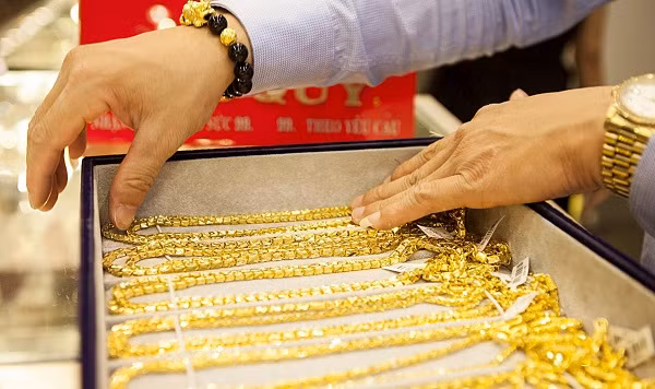Gia vang hom nay: Bat ngo dao chieu giam manh